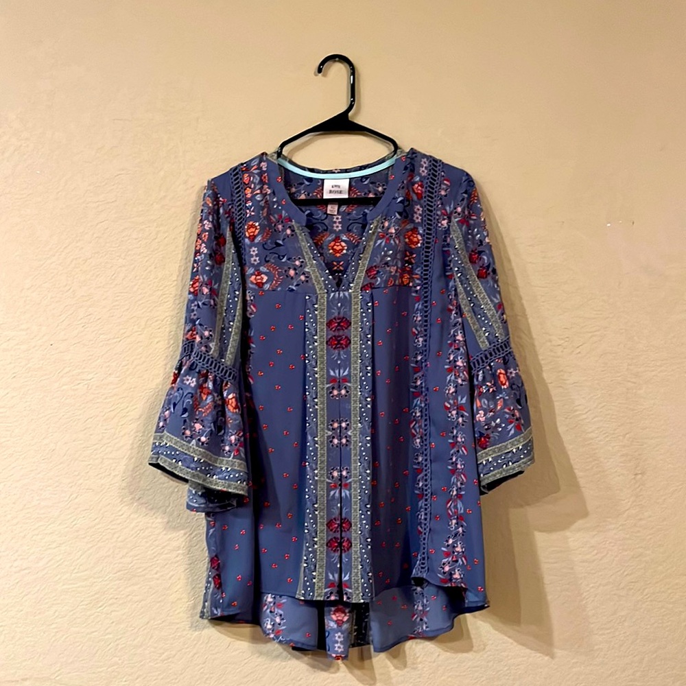 Knox Rose blue blouse with bell sleeves